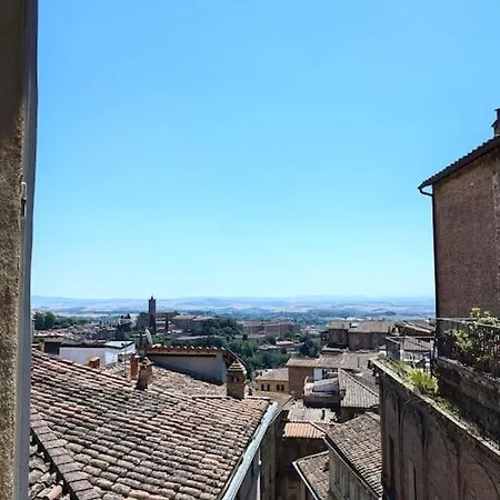 Big Apt With View -super Central Apartment Siena